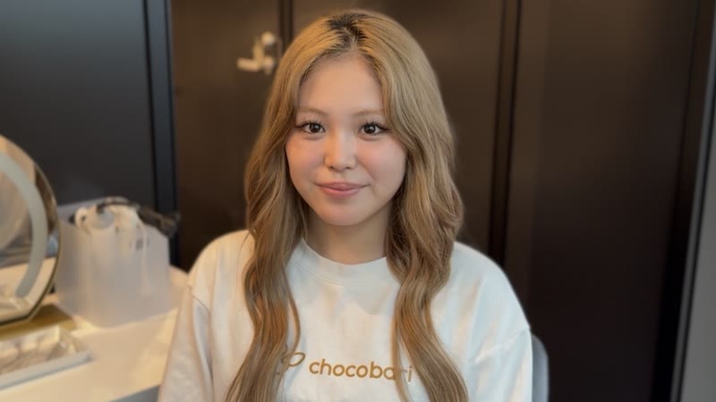 chocobariの店内で笑顔のスタッフ